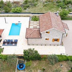 2 bedroom villa with pool near Skradin, sleeps 5